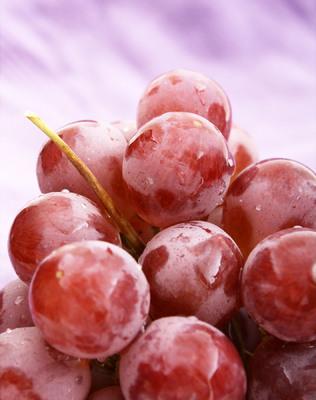 A handful of red grapes makes a great snack. Freeze them for five minutes to make them sweet and crisp.  | iHaveNet.com